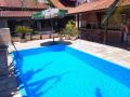 Casa excelente junto ao centro de Bangu com piscina 02 quartos