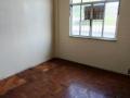 Atenção: Bom apartamento vazio 02 quartos em Realengo, Av. santa Cruz.