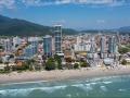 AMPLOS APARTAMENTOS FRENTE MAR COM 4 SUÍTES EM BALNEÁRIO PEREQUÊ/PORTO BELO - SC