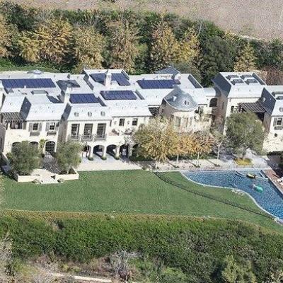 Gisele Bündchen vende mansão de 1.300 m² em Los Angeles por US$ 50 milhões