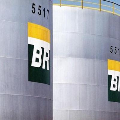 Petrobras pede rescisão de contrato de locação e fundos imobiliários despencam