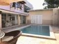 OPORTUNIDADE ! CASA NO SANTA MÔNICA - 4 QUARTOS COM DEPENDÊNCIAS COMPLETAS PISCINA SAUNA 4 VAGAS 