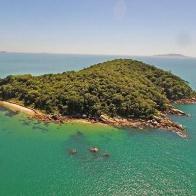 Ilha de 95 mil metros quadrados é colocada à venda em Santa Catarina