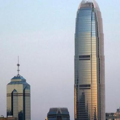 Homem mais rico de Hong Kong vende arranha-céu por US$ 5,1 bilhões